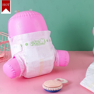 L'alto assorbimento pp lega i pannolini con un nastro colorati sonnolenti respirabili molli eliminabili del bambino