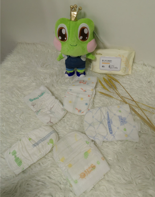 I pannolini eliminabili sonnolenti del bambino ansima il cotone 100%