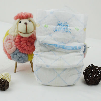 I tessuti non tessuti tirano sul pannolino del bambino del pannolino del bambino con le 4 qualità