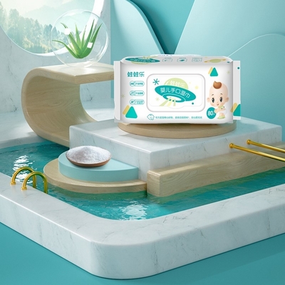 L'acqua eliminabile di cura sensibile su ordinazione del bambino pulisce ultra morbido