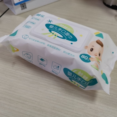 L'acqua eliminabile di cura sensibile su ordinazione del bambino pulisce ultra morbido
