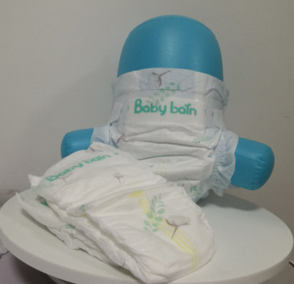 I pantaloni eccellenti comodi molli ecologici del bambino di addestramento di assorbimento della natura tirano su