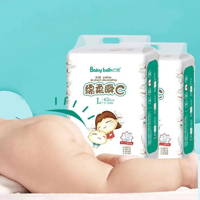 Tiri sul bambino che eliminabile di misura dei pantaloni 60° il pannolino con la cintura elastica tira sui pantaloni