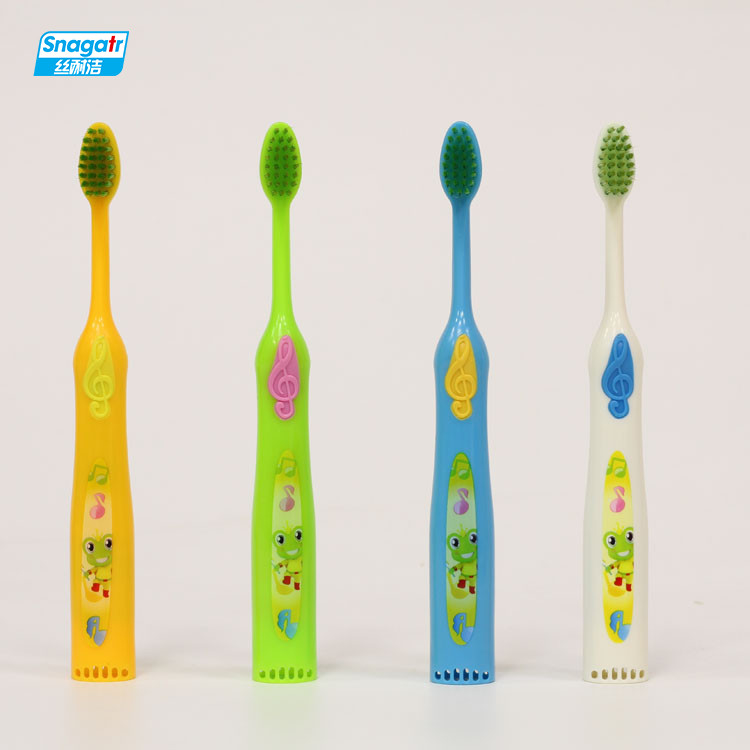 Bambini 3-6 anni di igiene orale dello spazzolino da denti di colore di gomma morbido della maniglia